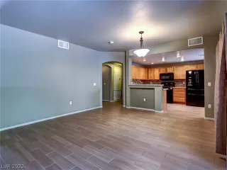 Photo #6: 2441477 Listing 