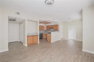 Photo #2: 2441489 Listing 