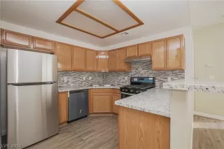 Photo #4: 2441489 Listing 