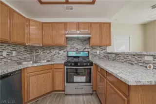 Photo #6: 2441489 Listing 