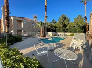 Photo #6: 2441491 Listing 