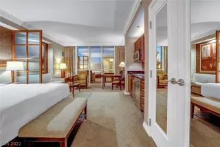 Photo #5: 2441527 Listing