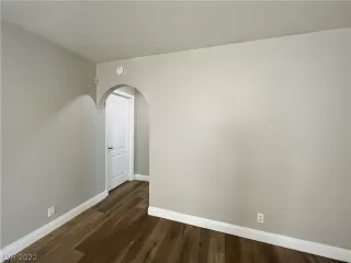 Photo #5: 2441535 Listing 