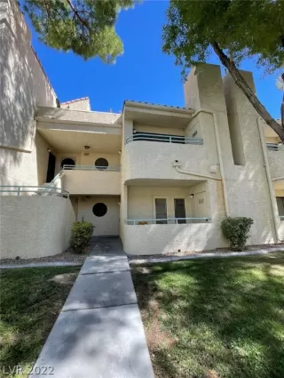 Photo #1: 2441548 Listing 