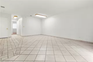 Photo #4: 2441548 Listing 