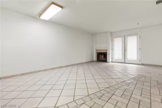 Photo #5: 2441548 Listing 