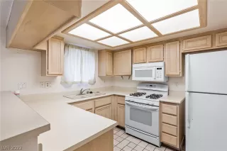 Photo #6: 2441548 Listing 