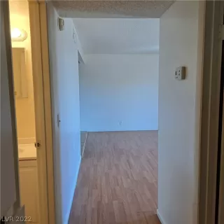 Photo #5: 2441608 Listing 