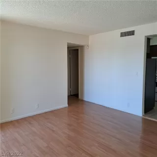 Photo #6: 2441608 Listing 