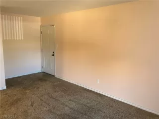 Photo #4: 2441619 Listing 