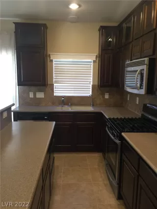 Photo #5: 2441649 Listing 