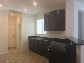 Photo #5: 2441665 Listing