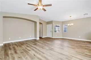 Photo #2: 2441692 Listing