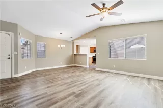 Photo #5: 2441692 Listing