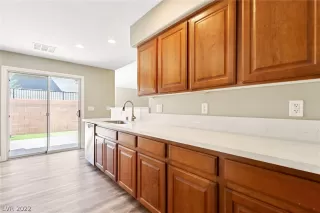 Photo #6: 2441692 Listing