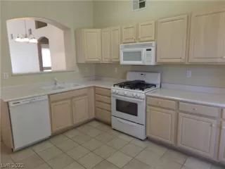 Photo #6: 2441734 Listing 