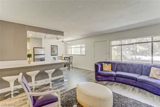 Photo #4: 2441741 Listing