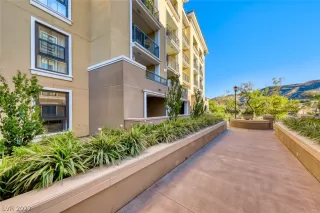 Photo #2: 2441798 Listing 