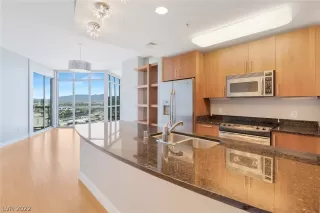 Photo #5: 2441806 Listing