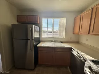 Photo #5: 2441829 Listing 