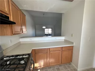 Photo #6: 2441829 Listing 
