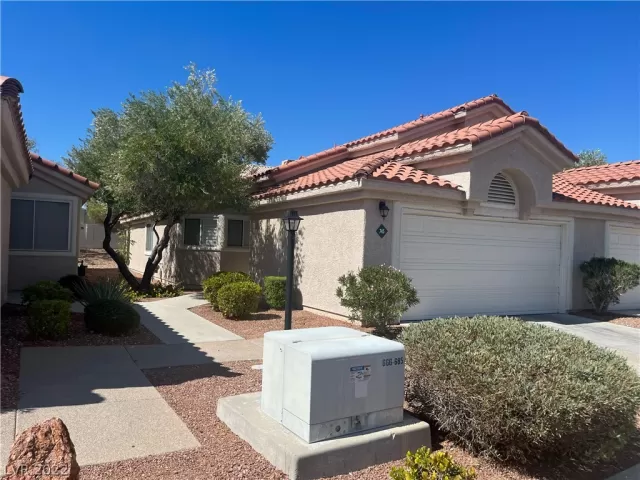 MLS: 2441893 Condo For Sale