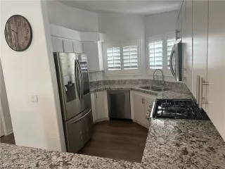 Photo #4: 2441893 Listing