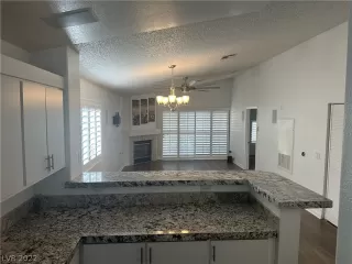 Photo #6: 2441893 Listing