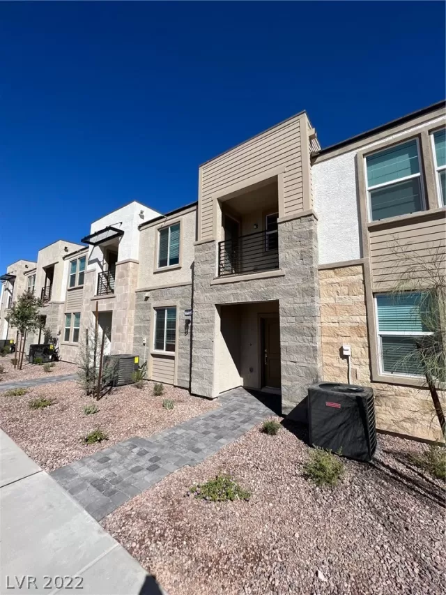 MLS: 2441897 Condo For Sale