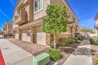 Photo #2: 2441905 Listing