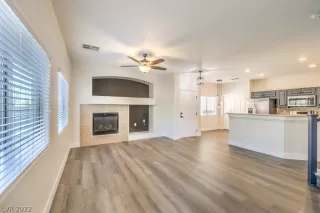 Photo #5: 2441905 Listing