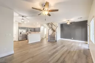 Photo #6: 2441905 Listing