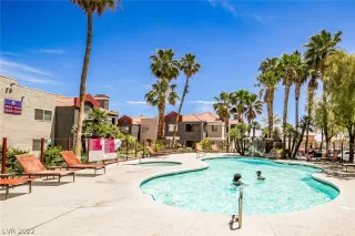 Photo #2: 2441921 Listing 