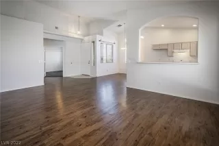 Photo #4: 2441938 Listing 