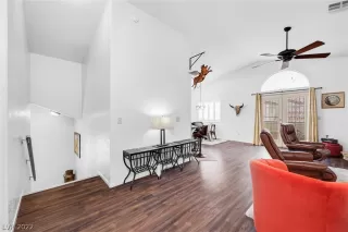 Photo #5: 2441974 Listing