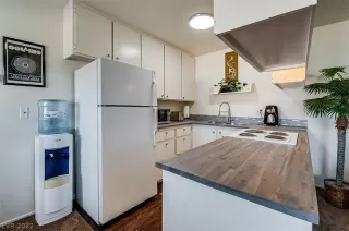 Photo #6: 2441979 Listing 