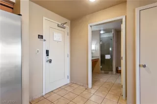 Photo #4: 2441984 Listing