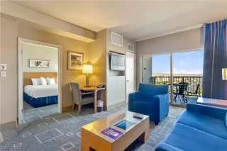 Photo #6: 2441984 Listing