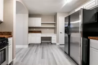 Photo #6: 2442016 Listing 