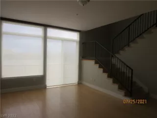 Photo #2: 2442048 Listing 