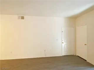 Photo #2: 2442070 Listing 