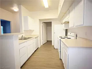 Photo #6: 2442070 Listing 