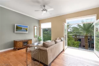 Photo #2: 2442085 Listing 