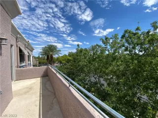 Photo #4: 2442090 Listing 