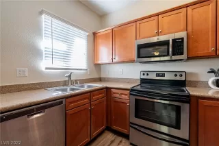 Photo #2: 2442103 Listing