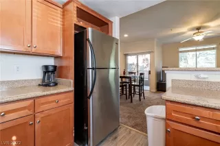 Photo #3: 2442103 Listing