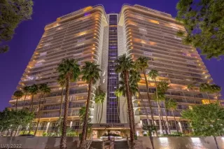 Photo #2: 2442105 Listing