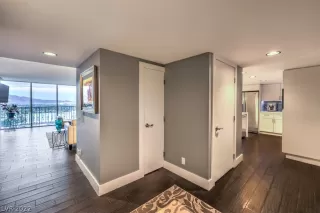 Photo #6: 2442105 Listing