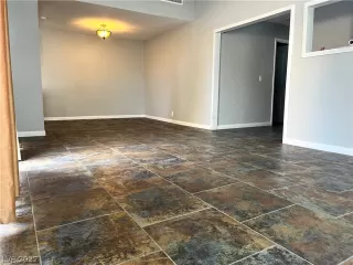 Photo #3: 2442106 Listing 