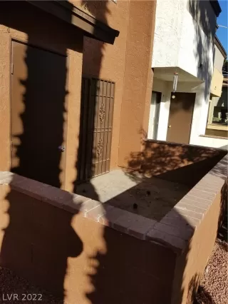 Photo #4: 2442121 Listing 